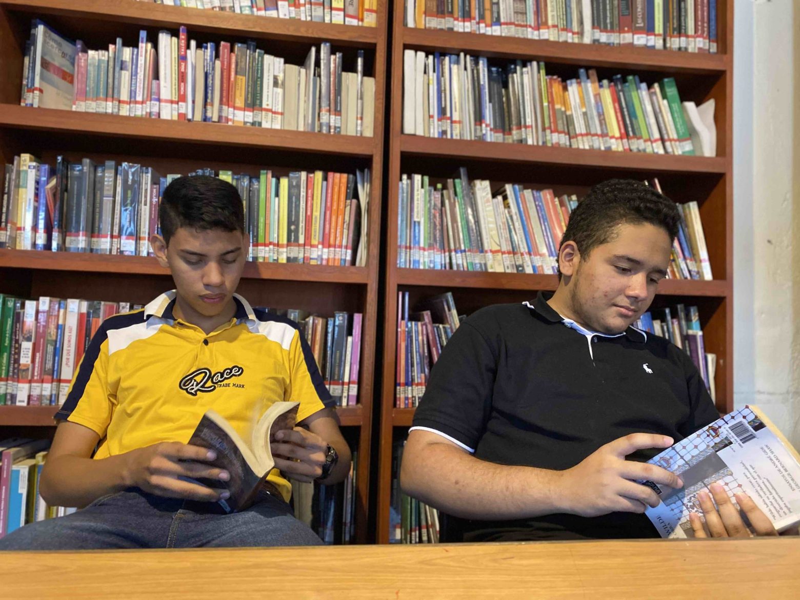 La amistad, la lectura, y el apoyo familiar, el secreto de los dos mejores ICFES de Atánquez